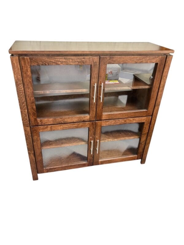 444 SQUARE CABINET IN MAPLE WOOD